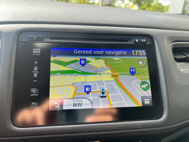 Honda HR-V 1.5 i-VTEC Executive AUTOMAAT | PANORAMADAK | CAMERA | PARKEER SENSOREN V+A | NAVIGATIE | HALF LEDER | NED. AUTO |