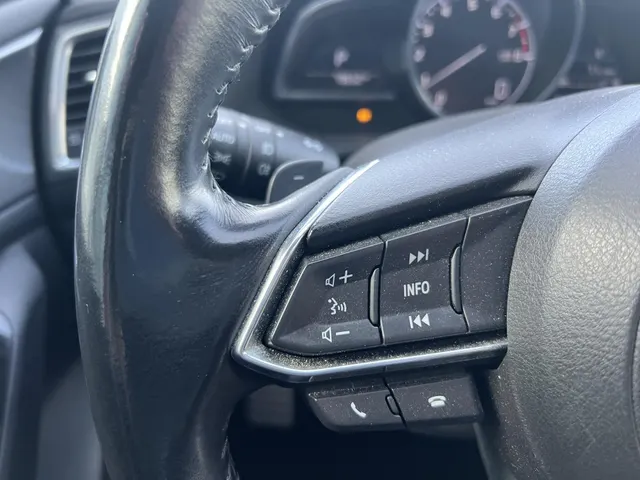Mazda 3 2.0 SkyActiv-G 120 GT-M AUTOMAAT | TREKHAAK | 18' LM VELGEN | CAMERA | STOEL- en STUURVERWARMING | LEDER | Bose AUDIO | NED.AUTO | DEALER ONDERHOUDEN |