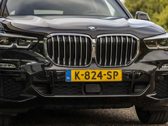 BMW X5 xDrive45e High Executive | NL geleverd | 1e Eigenaar | Achteras besturing |
