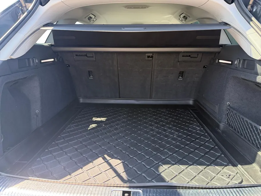 Audi A4 Avant 35 TFSI Advanced Edition | NL auto | Automaat | Parkeersensoren voor en achter | 18' lichtmetalen velgen | Elektr. achterklep | Navigatie  | Bovag garantie |