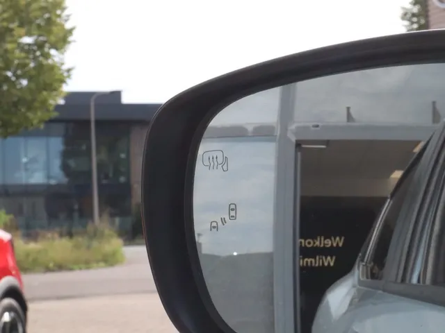 Toyota Urban Cruiser Executive 61 kWh | Panoramdak | 360 Camera | Stuur/Stoel Verwarming |