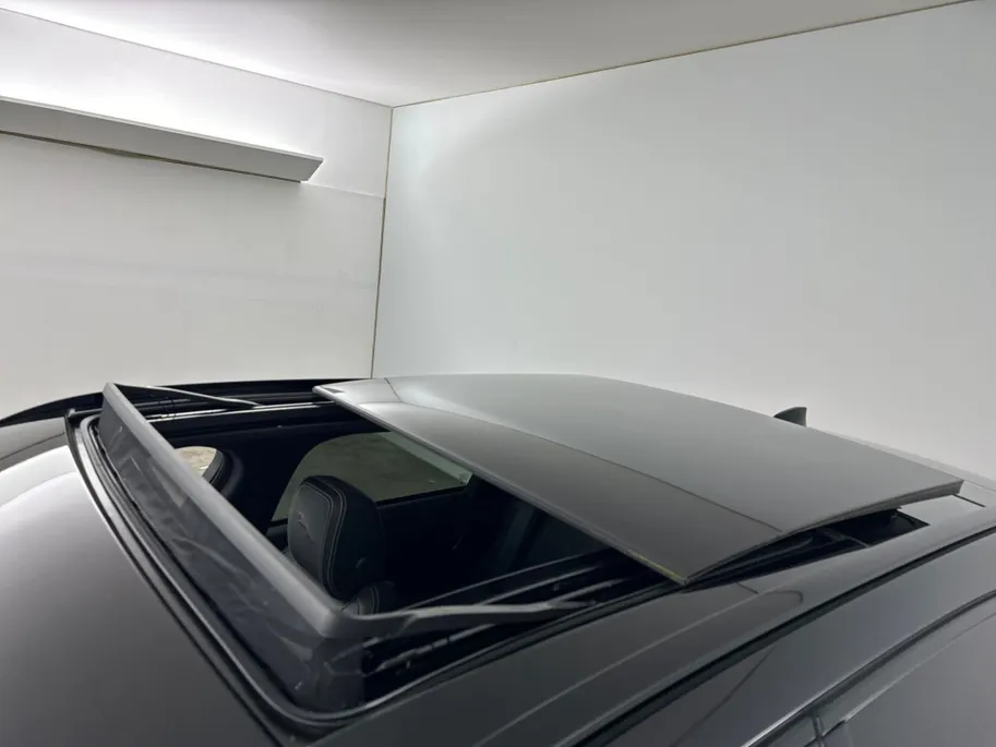 Jaguar F-PACE 2.0 P400e R-Dynamic HSE Black Pack | Panoramadak | Massagestoelen + Ventilatie | Head-Up Display