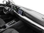 Volkswagen Golf 1.0 eTSI 110pk DSG Life · Camera · Apple/Android Car Play · Navigatie · P-Sensoren · Sfeerverlichting · 16'' Inch · Garantie t/m 06-02-2028 of 100.000km