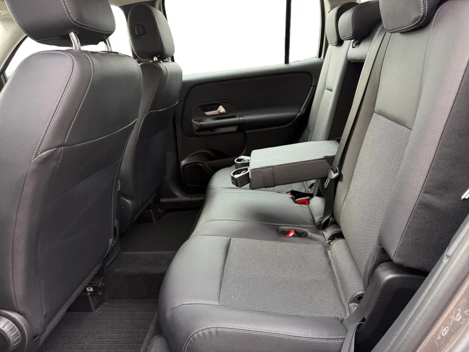 Mercedes-Benz GLB 200 Premium | ELEKTR. TREKHAAK | ELEKTR. KOFFERKLEP | STOELVERWARMING | PDC | APPLE CARPLAY / ANDROID AUTO | 1 JAAR GARANTIE