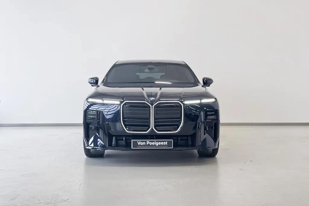 BMW i7 xDrive60 118.1 kWh