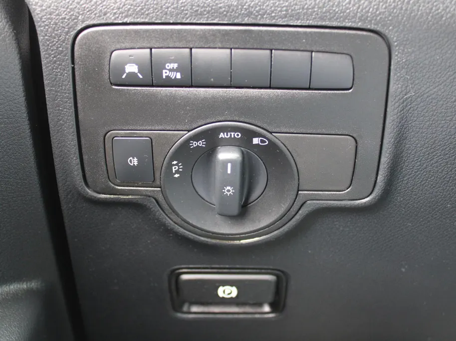 Mercedes-Benz Vito 119 CDI | Trekhaak | Camera | PDC  | 19' LM | Clima | Dodehoekdetectie | Comfortstoelen | LED | Automaat | Zeer nette bus |