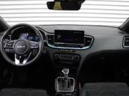 Kia Ceed Sportswagon 1.0 T-GDi MHEV Design Edition | Stuur-/stoelverwarming | Cruise adapt. | Camera | 16' LM | Elek. achterklep | JBL audio | LED |