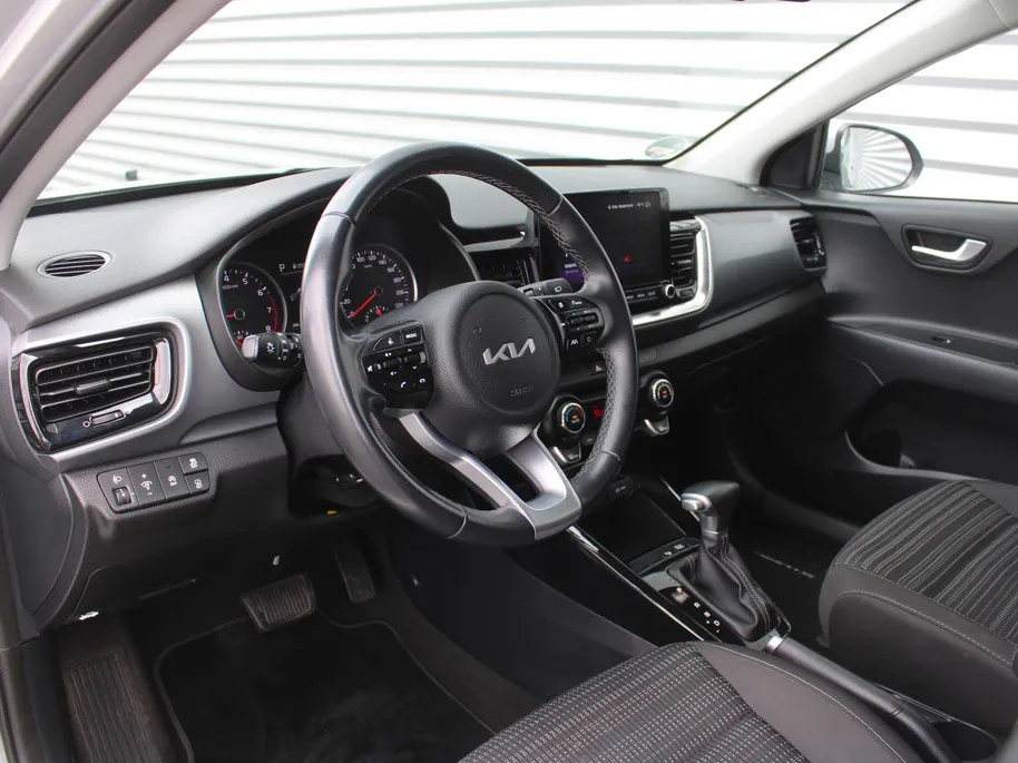 Kia Stonic 1.0 T-GDi MHEV DynamicPlusLine | Camera | Clima | Cruise | 16' LM | LED | Navi | Apple Carplay/Android Auto | Keyless | Automaat |