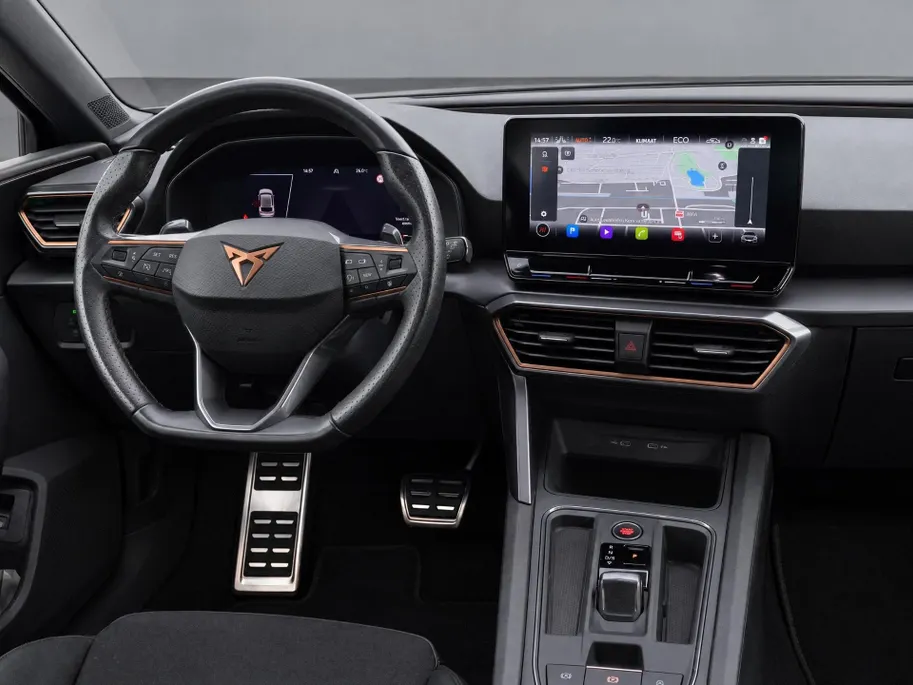 CUPRA Leon 1.4TSIeHybrid 180kW/245PK PHEV VZ · Leder/Stof · Apple/Android Car Play · Stoel- & stuurverwarming