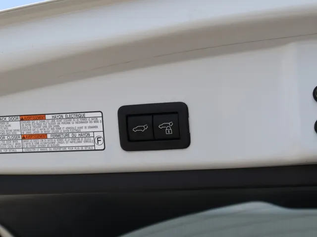 Toyota Corolla Cross Hybrid 140 Dynamic | Stoel/Stuur verwarm | All Season | Elek. kofferbakklep VERKOCHT