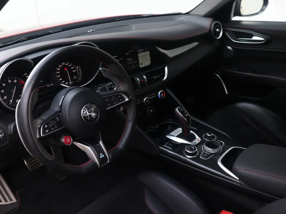 Alfa Romeo Giulia 2.9 V6 Quadrifoglio | Sparco | Carbon | Akrapovic | Rosso 8C