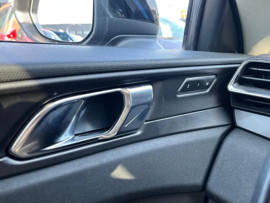 Lynk & Co 01 1.5 PHEV autom. 260pk Panodak | LED | 20' | CarPlay | Stoelverwarming | etc.