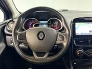 Renault Clio 90PK TCe Intens | Camera | Parkeersensoren | Lichmetalen Velgen | Climate Control | Cruise Control | Licht & Regensenor | Armsteun | Full LED | Keyless Entry |