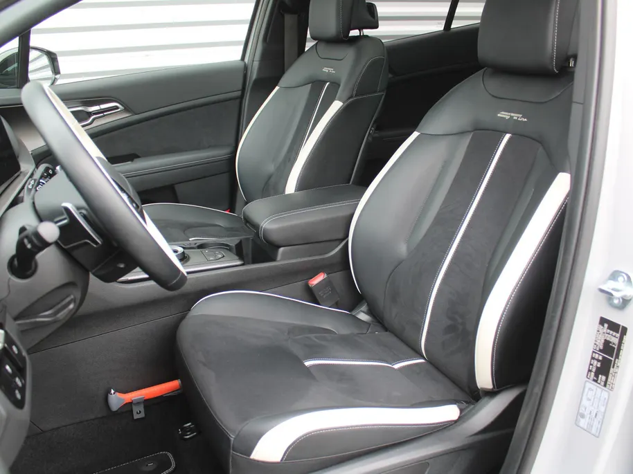 Kia Sportage 1.6 T-GDi Hybrid GT-Line | Trekhaak | Stuur-/stoelverwarming | Elek. stoelverstelling + achterklep | Schuifdak | 18" LM | Cruise adapt. | Camera |
