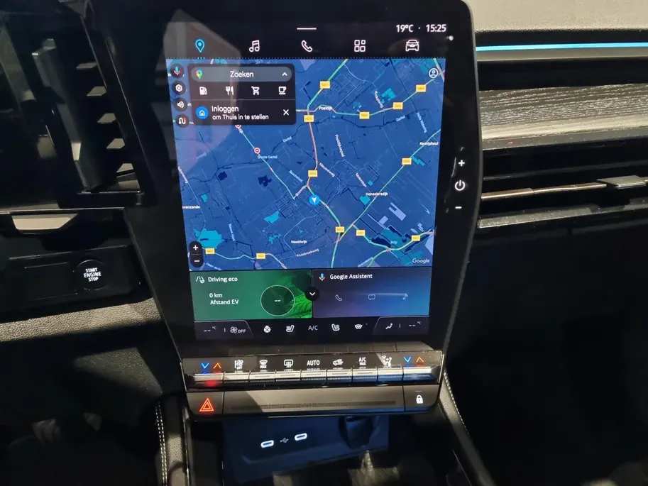 Renault Austral 1.2 E-Tech full hybrid 200 iconic * Panorama Dak  * Cruise Control Adaptief * Trekhaak Afneembaar * 360 Camera * Carplay * Winterpack * LM Velgen * 12 Maanden BOVAG Garantie *