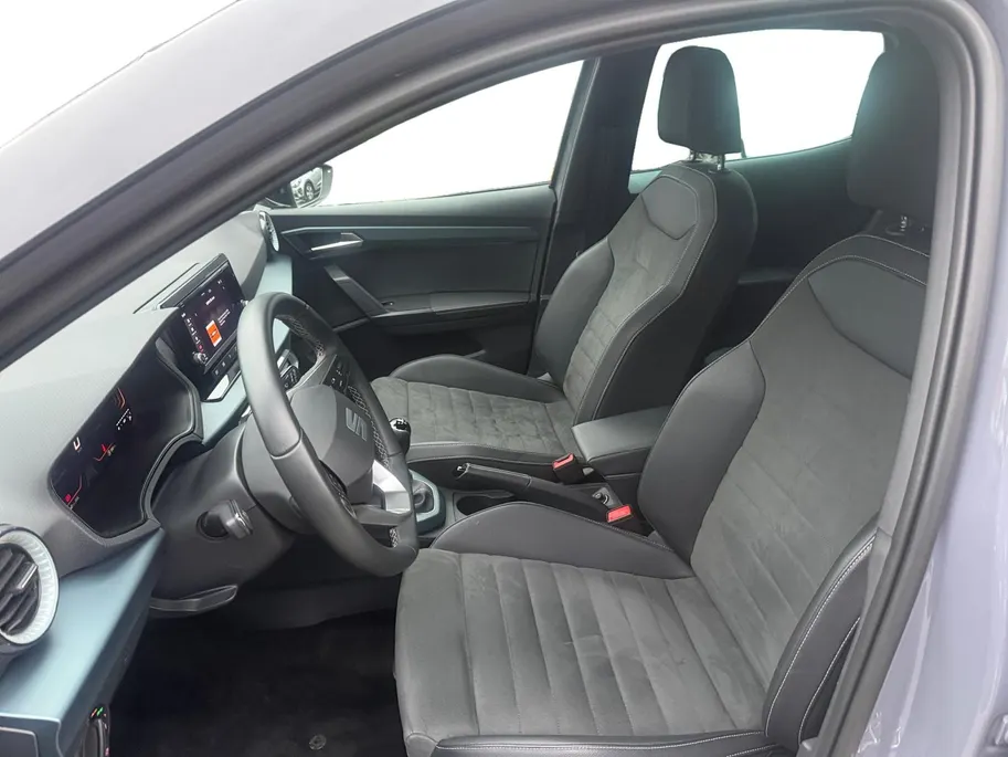 SEAT Arona 1.0 EcoTSI Style Business Connect | Camera | Apple Carplay/Android Auto | Cruise Control | Keyless | Climate Control |