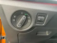 Škoda Kamiq 1.5 TSI Sport Business 150PK AUTOMAAT |Stoelverwarming| Climate control| Cruise Control| Parkeersensoren v+a| Achteruitrijcamera| Sportstoelen| Digitaal dashboard| Super strakke auto!