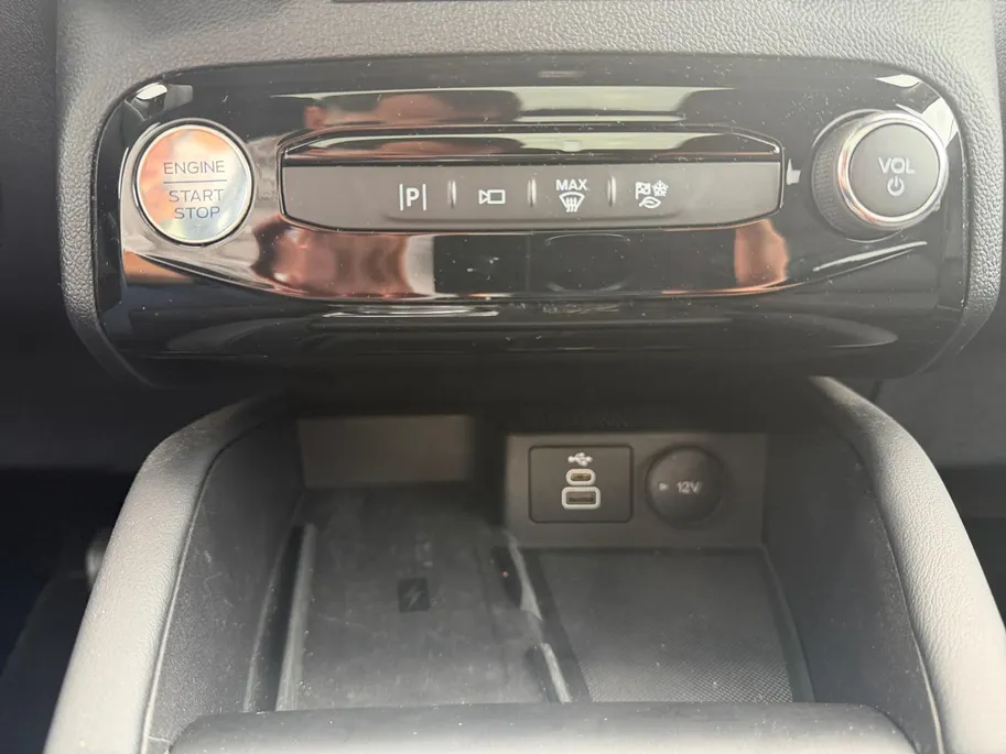 Ford Kuga 2.5 PHEV ST-Line | NL auto | Automaat | Panorama dak | Elektr. trekhaak | Winter pack | Adapt. Cruise control | BLIS | 360 graden camera | Draadloos opladen mobiel | Fabrieksgarantie tot 01-2028 |