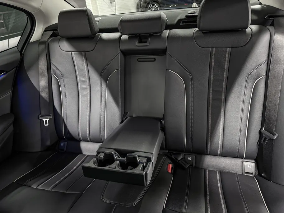 BMW 5 Serie Sedan 530e iPerformance High Executive