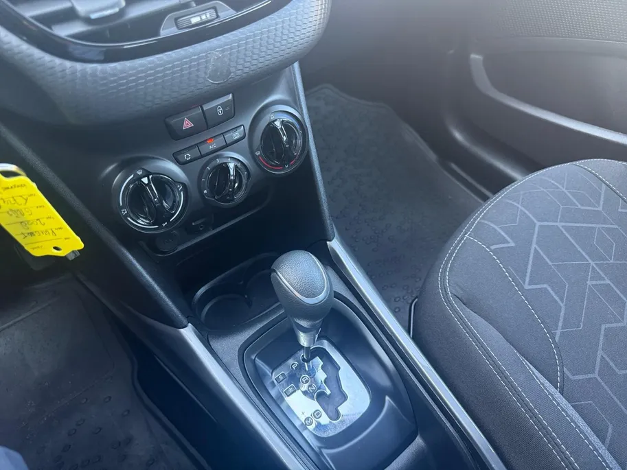 Peugeot 2008 1.2 PureTech Active | Achteruitrijcamera | Apple Carplay & Android Auto | LMV | Airco | Parkeersensoren |