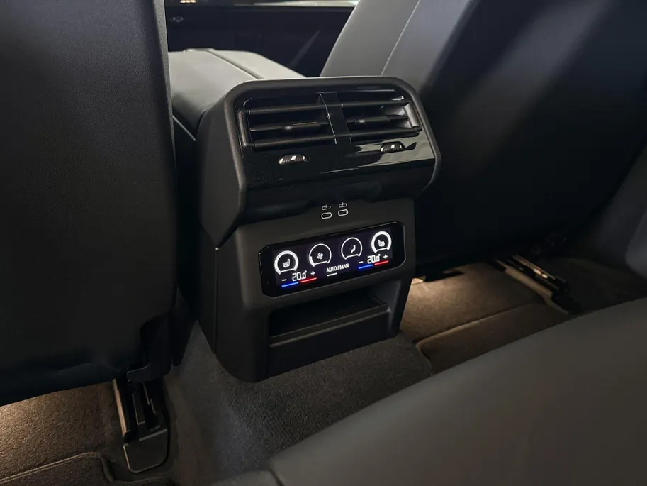 BMW i5 Touring xDrive40 84 kWh