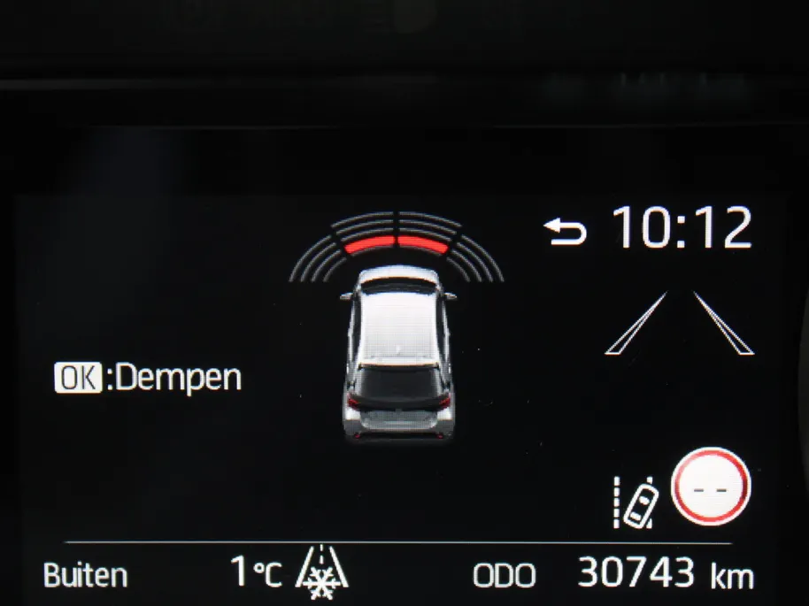Mazda 2 Hybrid 1.5 Select | 16' LM | Stoel- & stuurverwarming | HUD | Camera | Dodehoek sensor |