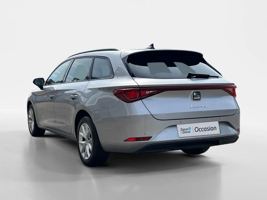 SEAT Leon Sportstourer 1.0 eTSI Style Business Intense | Metallic lak| Navigatie| Digitale cockpit| Parkeer sensoren V/A| Camera| Stuur verwarming| Keyless start| Zeer nette auto