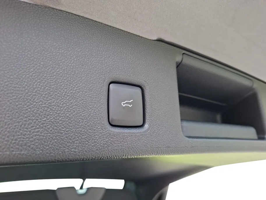 Ford Kuga ST-Line X 243PK | Panoramadak | Winter Pack | El. Trekhaak | Adaptieve Cruise Control | 360graden Camera | BLIS | Half Leder| LED | 2100kg Trekgewicht