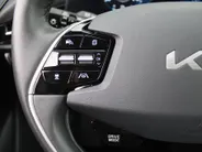 Kia Niro EV Edition 64.8 kWh | Stuur-/stoelverwarming | Camera | Cruise adapt. | Navi | 17' LM | Clima |