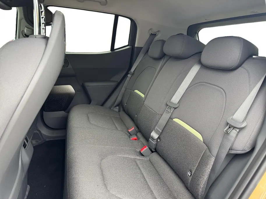 Kia EV2 Plus 42.2 kWh | Navigatie | Climate control | Adaptive cruise control | Stoel + Stuurverwarming | Parkeersensoren voor en achter + parkeercamera achter