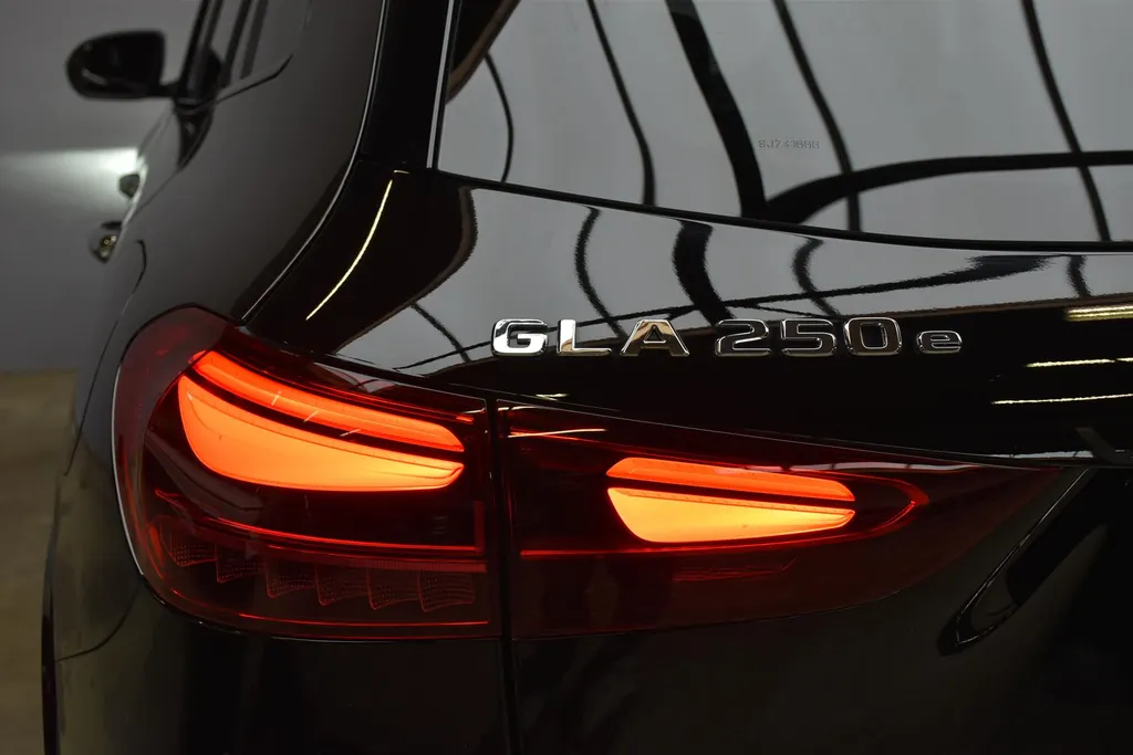 Mercedes-Benz GLA 250 e AMG Line |Night Pakket |360cam |Sfeerverlichting |Uniek!