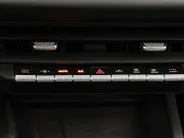 Volkswagen ID.3 Neo Style 61 kWh accu 190 PK elektr. aandrijving · Achteruitrijcamera · Draadloze telefoonlader · Zijruiten achter en achterruit getint ·