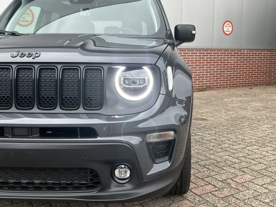 Jeep Renegade 4xe 240 PK Hybrid North Star | Pano | Safety | Winter | 18'
