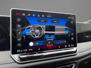 Volkswagen Tiguan 1.5 eTSI 150pk DSG R-Line Edition · 360 Camera · Apple/Android Car Play · Sfeerverlichting · Massage · Black Style · 20'' Inch ·