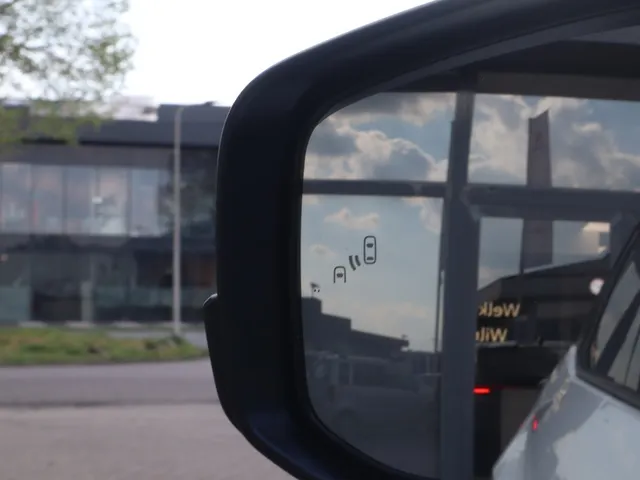 Toyota C-HR+ Executive AWD 77 kWh | Stoel/Stuur Verwarming | Matrix Led Lampen | 360 Camera