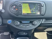 Toyota Yaris 1.5 Hybrid Bi-Tone |Automaat|climate controle| dakspoiler| extra getint glas| 12 maanden Bovag Garantie|