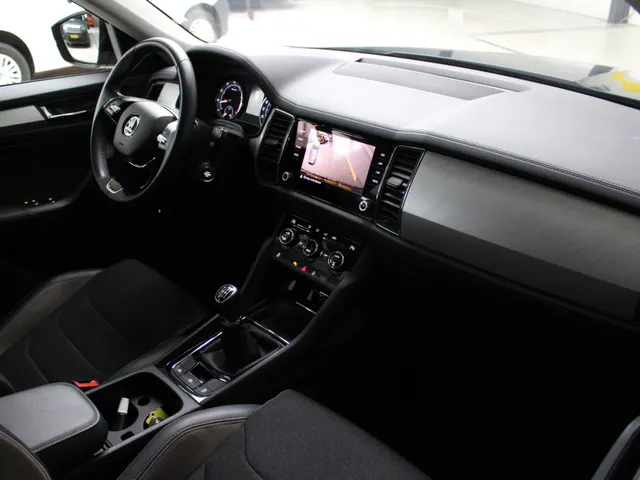 Škoda Kodiaq 1.5 TSI Business Edition Navigatie | Keyless | Eletrische achterklep | Camera | Canton Audio