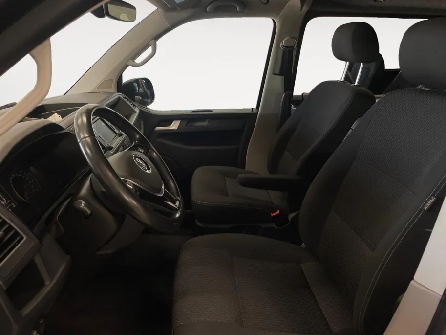 Volkswagen Multivan 150pk automaat | Camper met 4 slaap plaatsen | Volledige keuken | Navigatie | Cruise control Multivan 150pk automaat | Camper met 4 slaap plaatsen | Volledige keuken | Navigatie | Cruise control