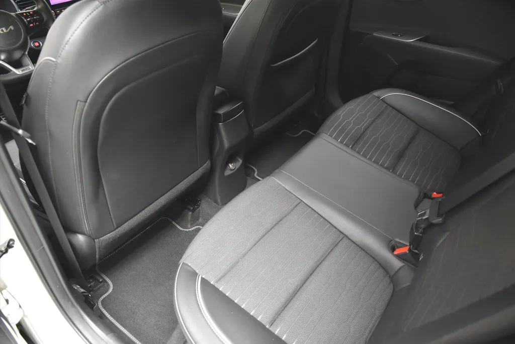 Kia Stonic 1.0 T-GDi MHEV 100pk GT-Line Stoel/Stuurverwarming