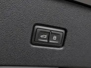 Audi Q8 60 TFSIe 490pk Tiptronic Quattro Pro Line S Comp · 360 Camera · Luchtvering · Laser LED · Wegklapbare Trekhaak · Elek. Voorstoelen · Nachtzicht · 23'' Inch · Garantie t/m 11-03-2031 of 100.000km