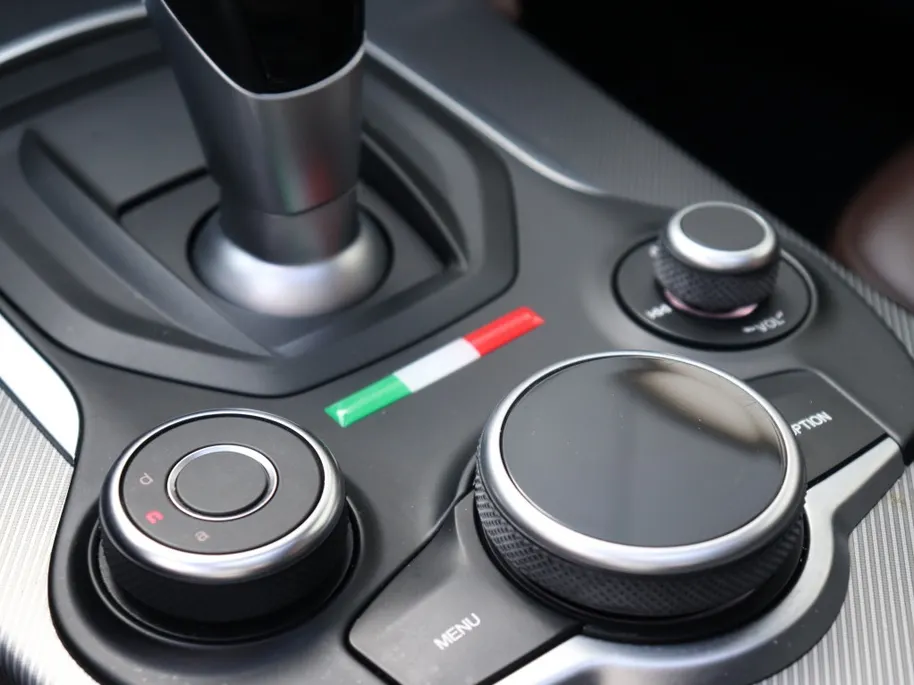 Alfa Romeo Stelvio 2.0 Turbo 280 PK AWD B-Tech | Veloce | Pano | Driver | 20'