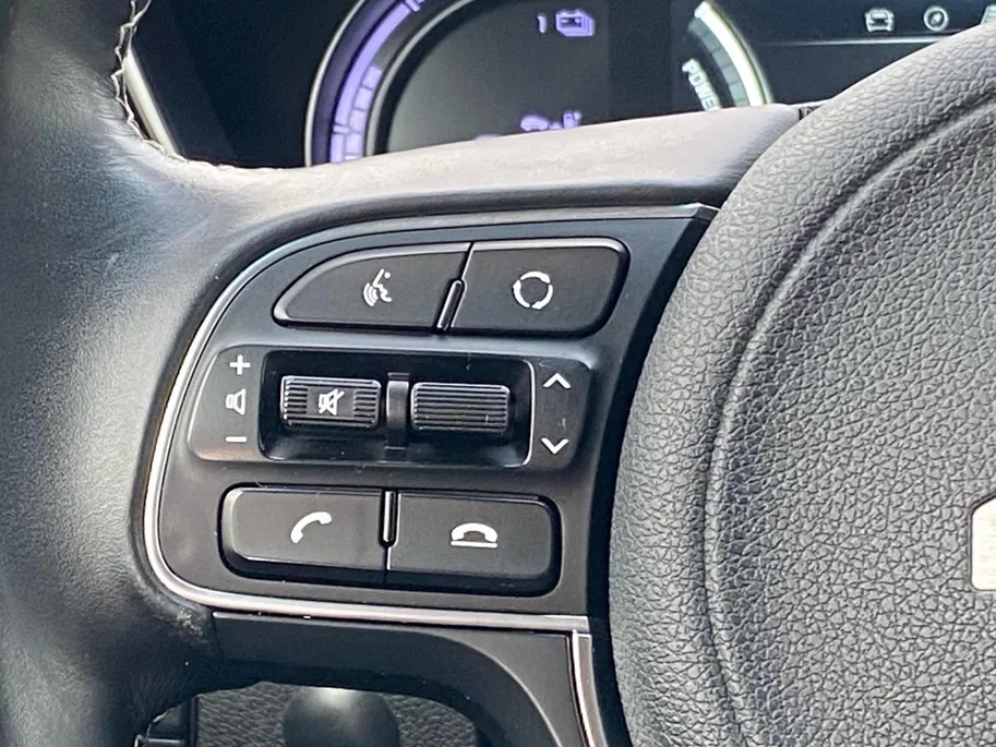 Kia e-Niro DynamicLine 64 kWh | Climate control | Navigatie | 17 inch LM-velgen | Keyless | AppleCarPlay-Android Auto | Parkeercamera | SOH 99.3% |