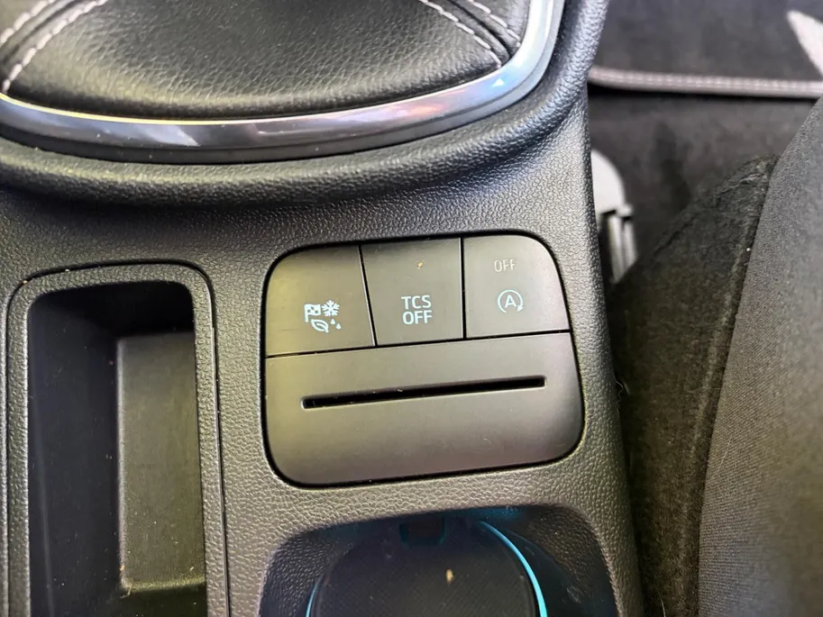 Ford Fiesta 1.0 EcoBoost Titanium | 1e Eigenaar | NL-Auto | Trekhaak | Climate Control | Parkeersensoren | Cruise Control | Lichtmetalen velgen |