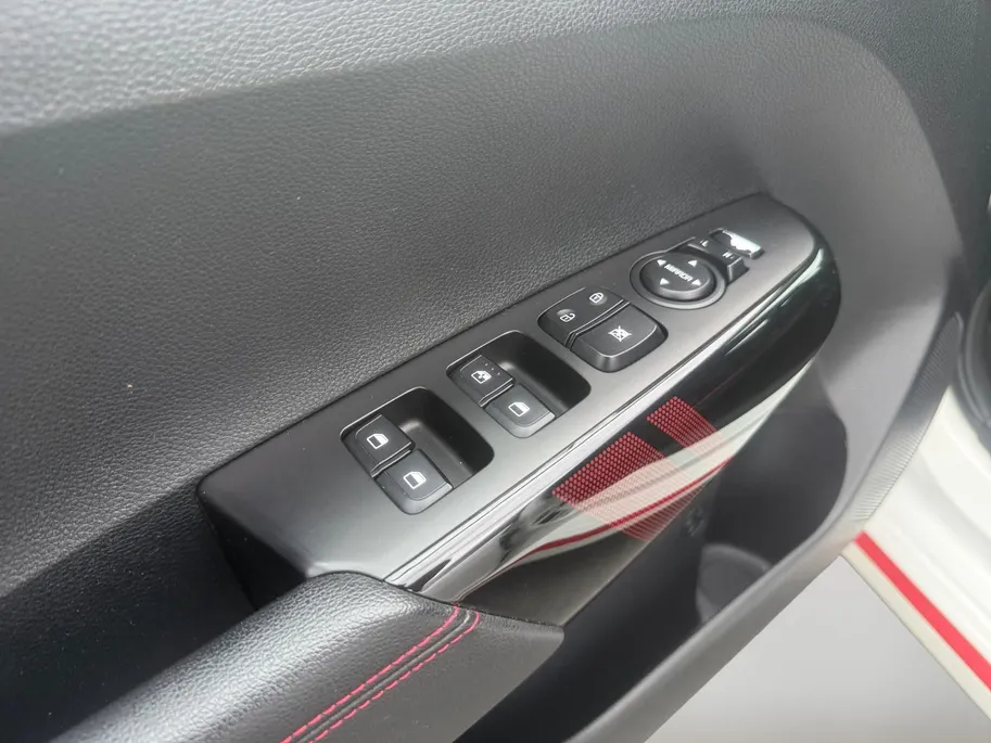 Kia Picanto 1.0 T-GDI GT-Line | Camera | Apple Carplay/Android Auto | Stoel/Stuur Verwarming | Cruise Control | Climate Control | Navigatie | 12 Maanden Bovag Garantie