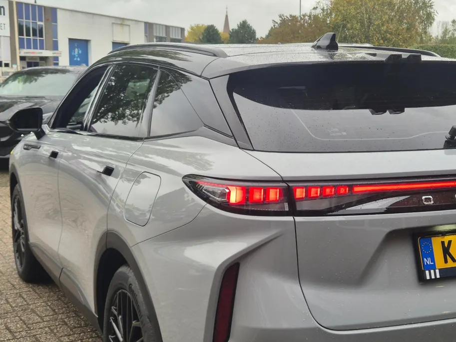Omoda 9 9 PHEV Premium Panoramadak - 1100KM Bereik