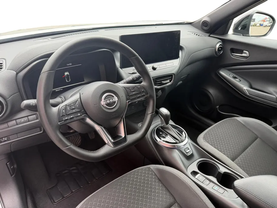 Nissan Juke 1.6 Hybrid N-Connecta Lichtmetalen velgen | Navigatie | Apple Carplay/ Android Auto | Achteruitrijcamera | Climate Control | Parkeersensoren voor & achter |
