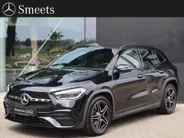 Mercedes-Benz GLA 200 Business Solution AMG l Trekhaak l Keyless l Panoramadak l Ambiente lichtpakket