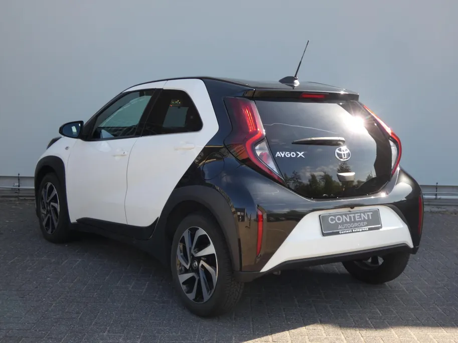 Toyota Aygo X 1.0 VVT-i MT 72pk Envy lCarplay lCruise lClima