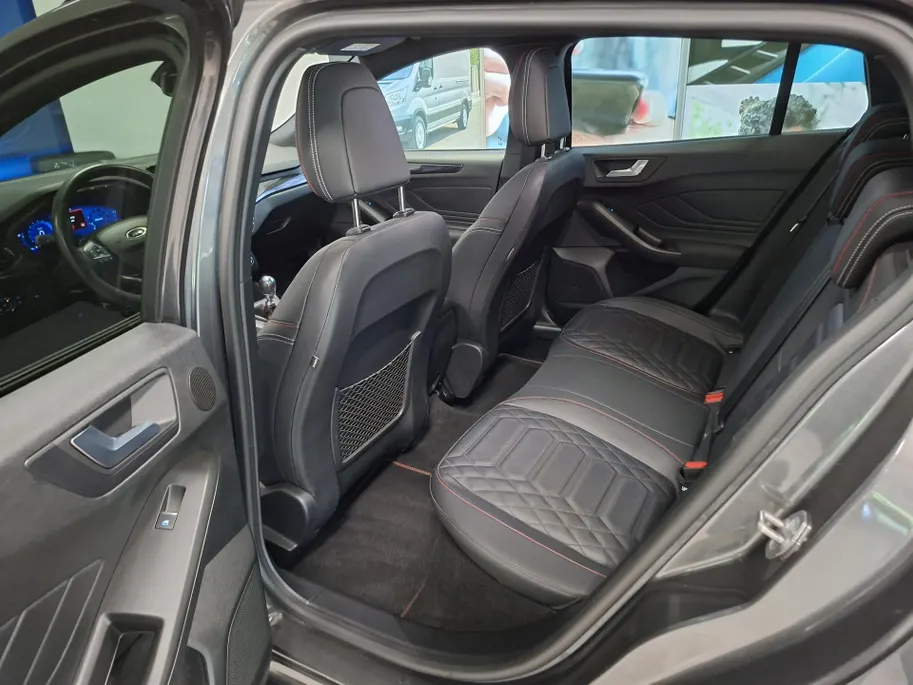 Ford Focus Wagon 1.0 EcoBoost Hybrid ST Line X 125 PK | Winter Pack | Adap. Cruise | Elektrische Achterklep | NL Auto |