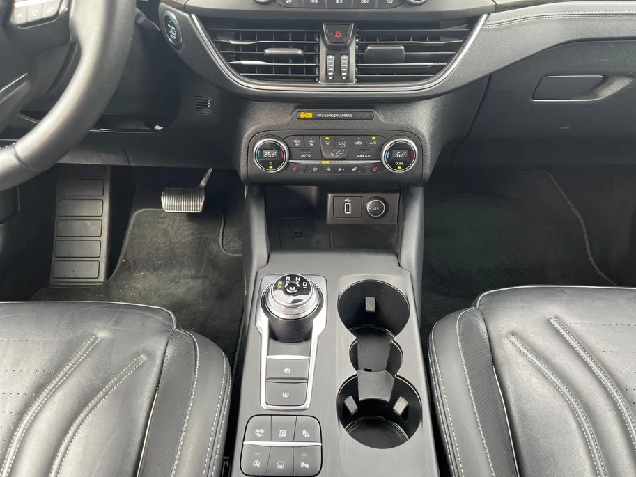 Ford Focus Wagon 1.5 EcoBoost Vignale | Parkeercamera | Adaptieve Cruise Control | Leder | Stoel- en stuurverwarming